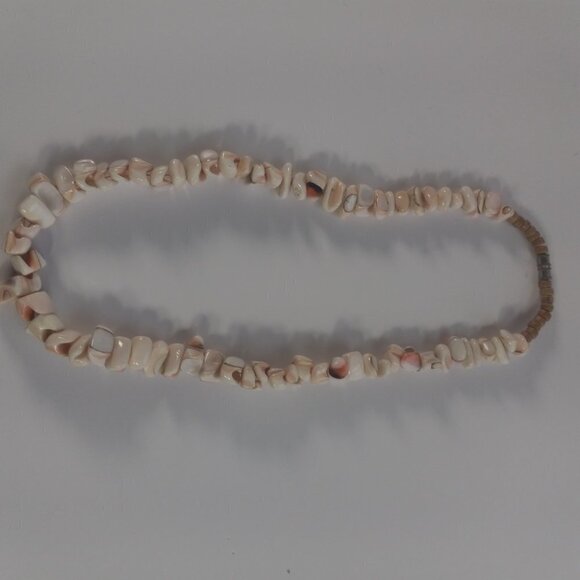 Vintage Pink Luanos Conch Shell Necklace 18 inch Polished Shaped Whites, Pinks - Picture 6 of 10